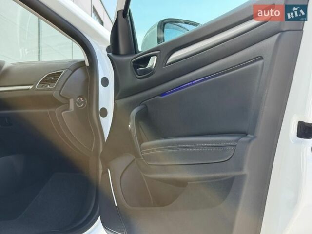 Белый Рено Меган, объемом двигателя 1.46 л и пробегом 212 тыс. км за 14700 $, фото 55 на Automoto.ua