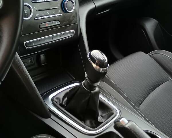 Белый Рено Меган, объемом двигателя 1.5 л и пробегом 222 тыс. км за 12600 $, фото 85 на Automoto.ua