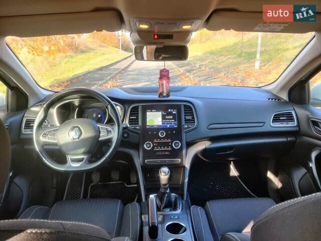 Белый Рено Меган, объемом двигателя 1.46 л и пробегом 241 тыс. км за 11900 $, фото 1 на Automoto.ua