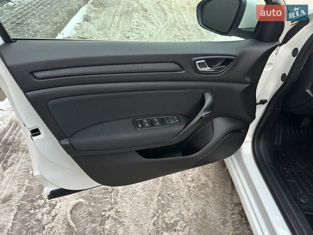 Білий Рено Меган, об'ємом двигуна 1.5 л та пробігом 210 тис. км за 13200 $, фото 17 на Automoto.ua