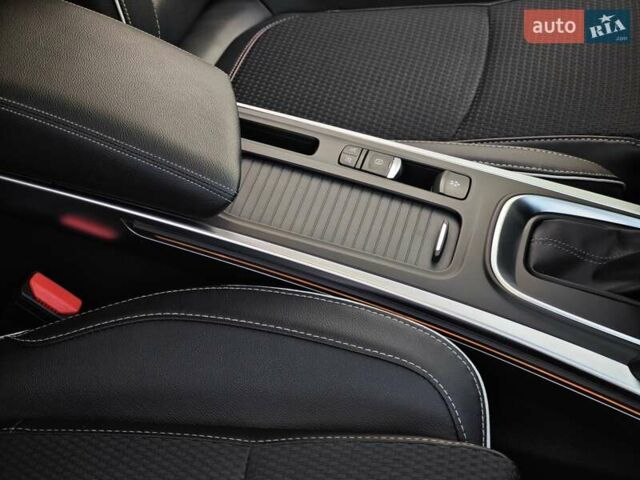 Белый Рено Меган, объемом двигателя 1.5 л и пробегом 114 тыс. км за 18600 $, фото 74 на Automoto.ua