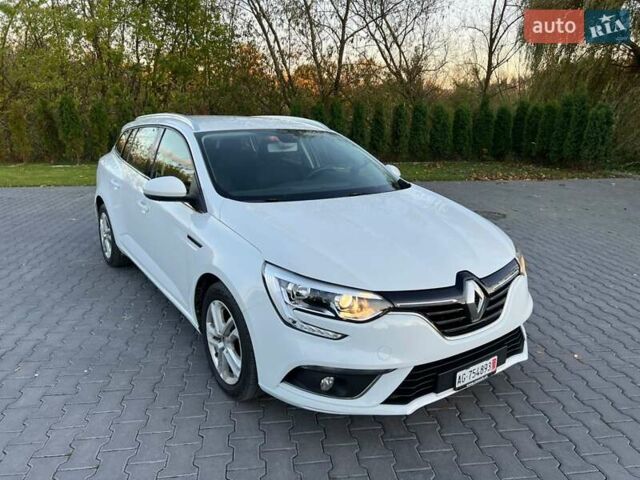 Белый Рено Меган, объемом двигателя 1.46 л и пробегом 204 тыс. км за 13700 $, фото 10 на Automoto.ua