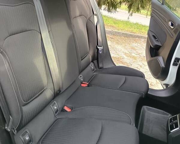 Белый Рено Меган, объемом двигателя 1.5 л и пробегом 222 тыс. км за 12600 $, фото 73 на Automoto.ua