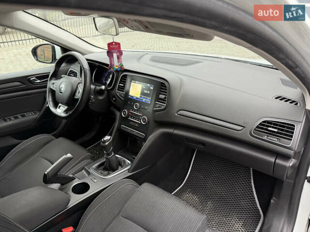 Білий Рено Меган, об'ємом двигуна 1.46 л та пробігом 240 тис. км за 11800 $, фото 10 на Automoto.ua