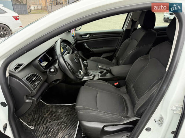 Білий Рено Меган, об'ємом двигуна 1.46 л та пробігом 240 тис. км за 11800 $, фото 13 на Automoto.ua