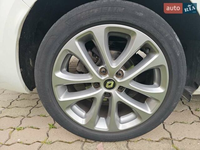 Белый Рено Меган, объемом двигателя 1.46 л и пробегом 210 тыс. км за 14750 $, фото 8 на Automoto.ua