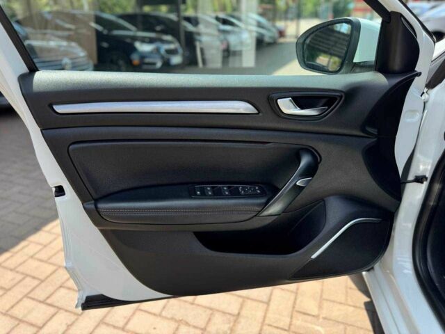 Белый Рено Меган, объемом двигателя 1.5 л и пробегом 198 тыс. км за 13700 $, фото 10 на Automoto.ua