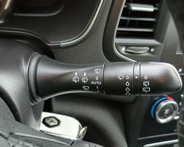 Белый Рено Меган, объемом двигателя 1.5 л и пробегом 222 тыс. км за 12600 $, фото 82 на Automoto.ua