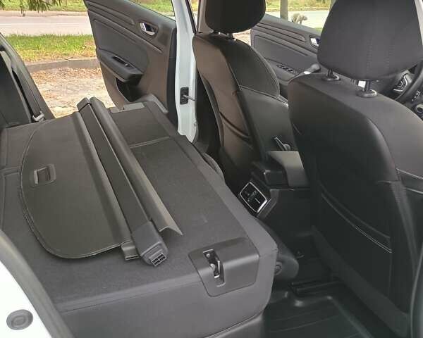 Белый Рено Меган, объемом двигателя 1.5 л и пробегом 222 тыс. км за 12600 $, фото 86 на Automoto.ua