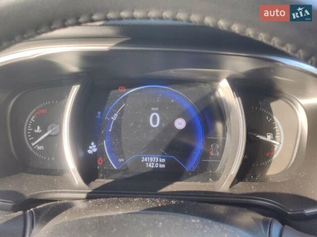 Белый Рено Меган, объемом двигателя 1.46 л и пробегом 241 тыс. км за 11900 $, фото 3 на Automoto.ua