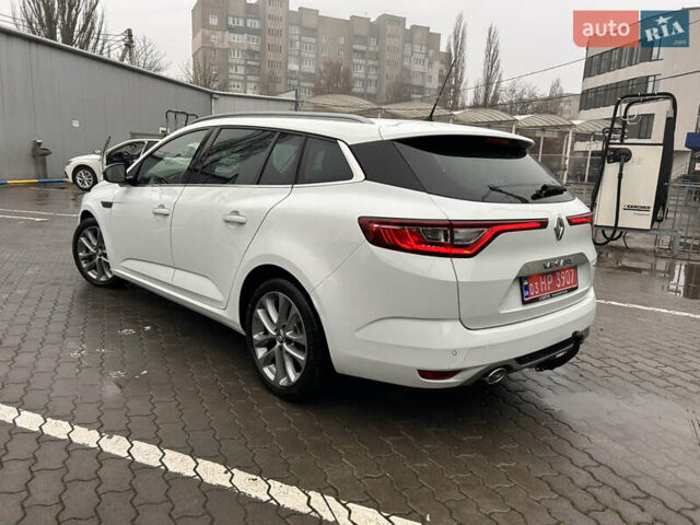 Белый Рено Меган, объемом двигателя 1.5 л и пробегом 193 тыс. км за 16999 $, фото 3 на Automoto.ua