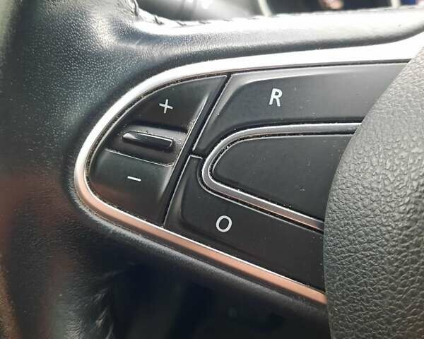 Белый Рено Меган, объемом двигателя 1.33 л и пробегом 207 тыс. км за 12300 $, фото 25 на Automoto.ua