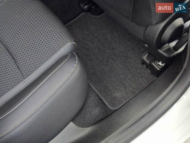 Белый Рено Меган, объемом двигателя 1.5 л и пробегом 114 тыс. км за 18600 $, фото 53 на Automoto.ua