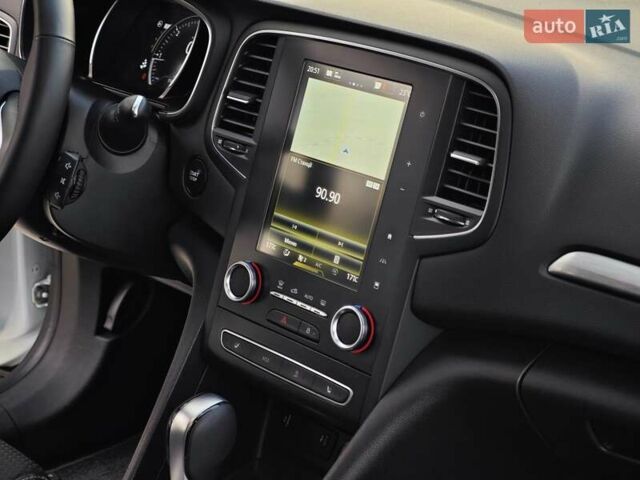 Белый Рено Меган, объемом двигателя 1.5 л и пробегом 114 тыс. км за 18600 $, фото 71 на Automoto.ua