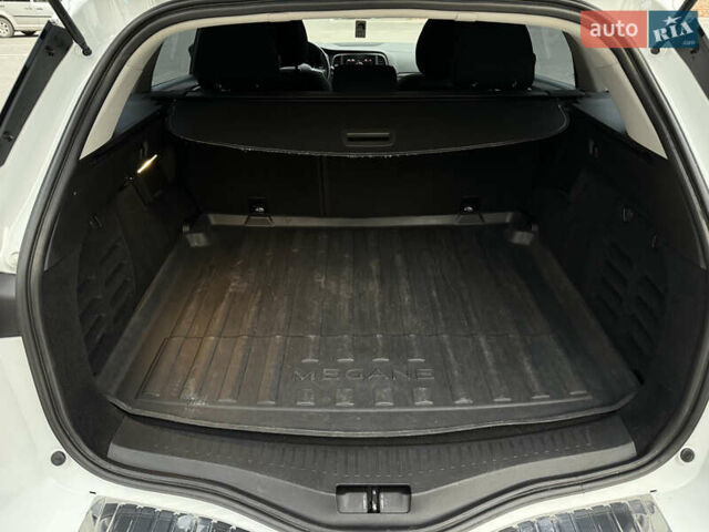 Белый Рено Меган, объемом двигателя 1.46 л и пробегом 179 тыс. км за 13800 $, фото 22 на Automoto.ua