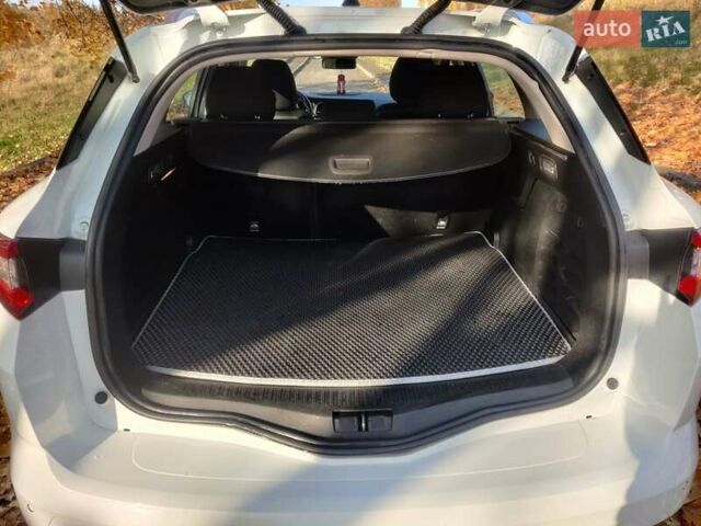 Белый Рено Меган, объемом двигателя 1.46 л и пробегом 241 тыс. км за 11900 $, фото 11 на Automoto.ua