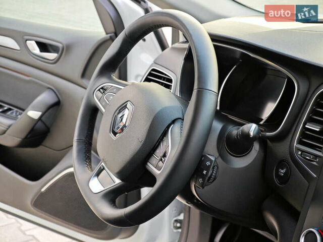 Белый Рено Меган, объемом двигателя 1.5 л и пробегом 114 тыс. км за 18600 $, фото 68 на Automoto.ua