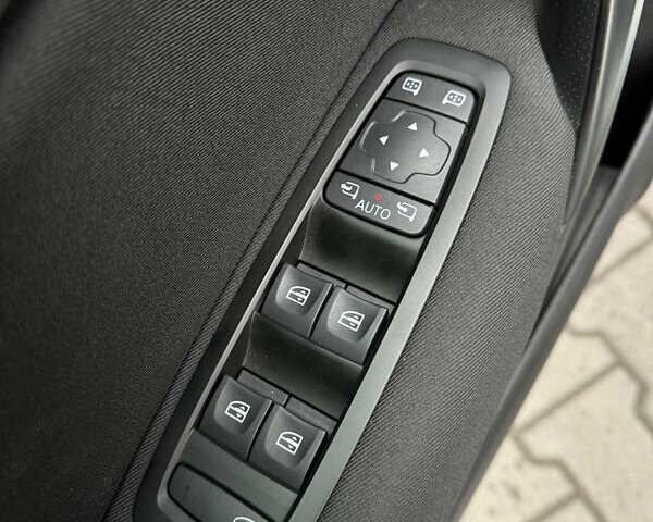 Белый Рено Меган, объемом двигателя 1.46 л и пробегом 181 тыс. км за 14200 $, фото 23 на Automoto.ua