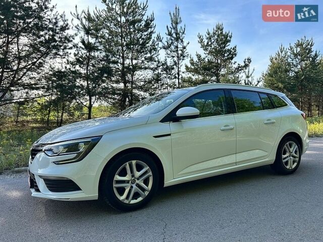 Белый Рено Меган, объемом двигателя 1.5 л и пробегом 174 тыс. км за 12399 $, фото 9 на Automoto.ua