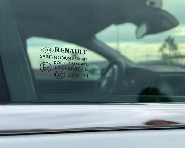 Білий Рено Меган, об'ємом двигуна 1.5 л та пробігом 177 тис. км за 14300 $, фото 26 на Automoto.ua