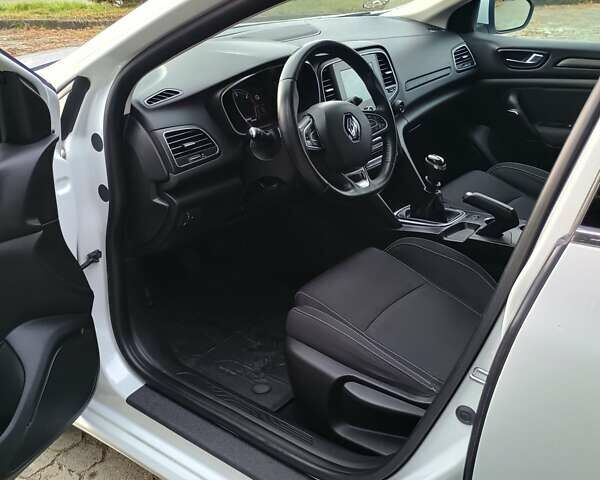 Белый Рено Меган, объемом двигателя 1.5 л и пробегом 222 тыс. км за 12600 $, фото 50 на Automoto.ua