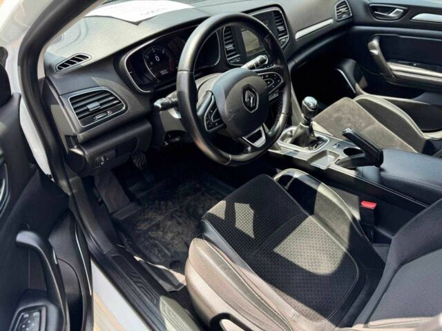 Белый Рено Меган, объемом двигателя 1.5 л и пробегом 198 тыс. км за 13700 $, фото 11 на Automoto.ua