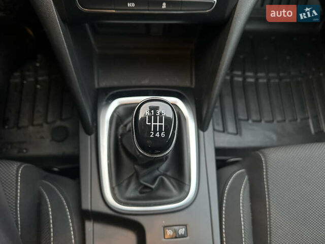 Білий Рено Меган, об'ємом двигуна 1.5 л та пробігом 210 тис. км за 13200 $, фото 33 на Automoto.ua