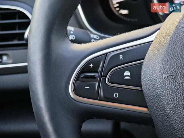 Белый Рено Меган, объемом двигателя 1.5 л и пробегом 114 тыс. км за 18600 $, фото 87 на Automoto.ua