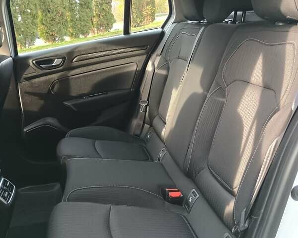 Белый Рено Меган, объемом двигателя 1.5 л и пробегом 222 тыс. км за 12600 $, фото 63 на Automoto.ua