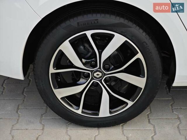 Белый Рено Меган, объемом двигателя 1.5 л и пробегом 114 тыс. км за 18600 $, фото 101 на Automoto.ua