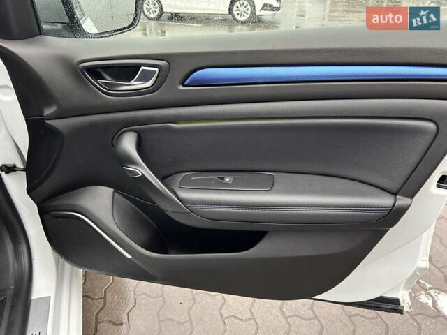 Белый Рено Меган, объемом двигателя 1.5 л и пробегом 193 тыс. км за 16999 $, фото 15 на Automoto.ua