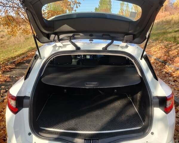 Белый Рено Меган, объемом двигателя 1.46 л и пробегом 241 тыс. км за 11900 $, фото 12 на Automoto.ua