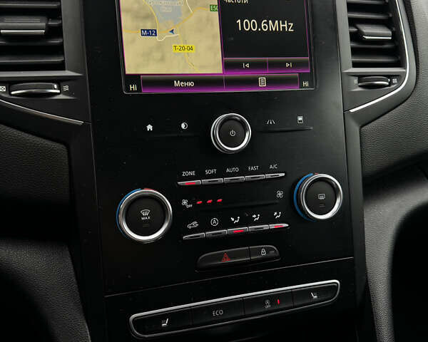 Белый Рено Меган, объемом двигателя 1.46 л и пробегом 182 тыс. км за 13999 $, фото 24 на Automoto.ua