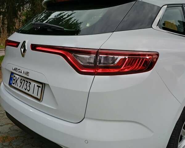 Белый Рено Меган, объемом двигателя 1.5 л и пробегом 222 тыс. км за 12600 $, фото 41 на Automoto.ua