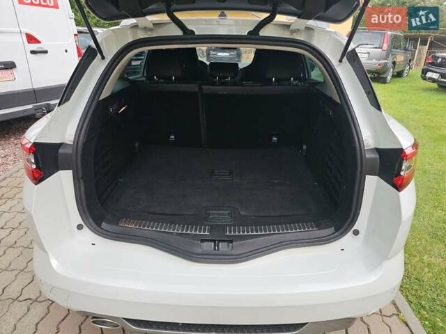 Белый Рено Меган, объемом двигателя 1.46 л и пробегом 210 тыс. км за 14750 $, фото 24 на Automoto.ua