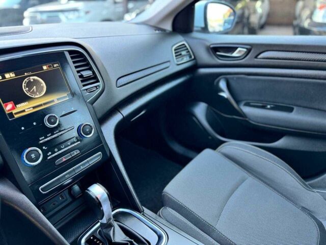 Белый Рено Меган, объемом двигателя 1.5 л и пробегом 204 тыс. км за 13900 $, фото 12 на Automoto.ua