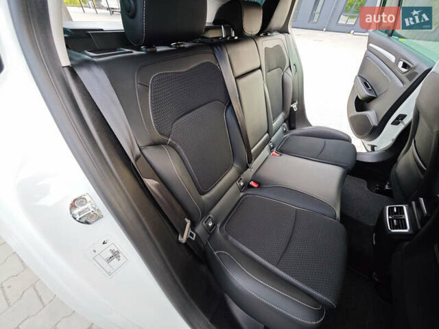 Белый Рено Меган, объемом двигателя 1.5 л и пробегом 114 тыс. км за 18600 $, фото 57 на Automoto.ua