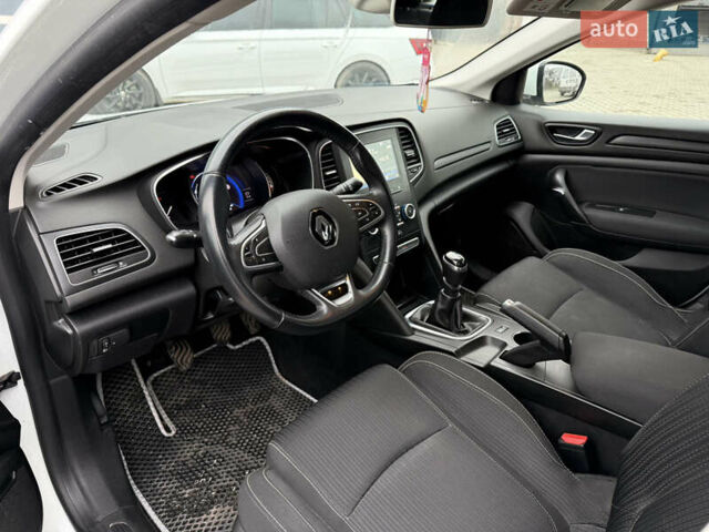Білий Рено Меган, об'ємом двигуна 1.46 л та пробігом 240 тис. км за 11800 $, фото 11 на Automoto.ua