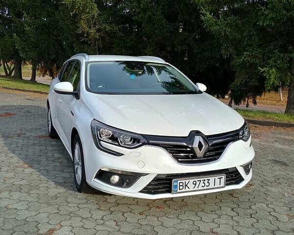 Белый Рено Меган, объемом двигателя 1.5 л и пробегом 222 тыс. км за 12600 $, фото 2 на Automoto.ua