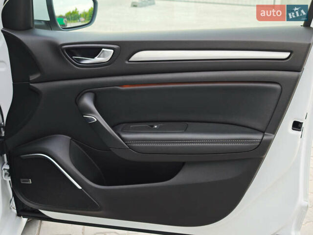 Белый Рено Меган, объемом двигателя 1.5 л и пробегом 114 тыс. км за 18600 $, фото 61 на Automoto.ua