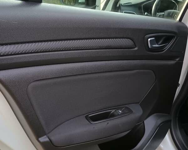 Белый Рено Меган, объемом двигателя 1.5 л и пробегом 222 тыс. км за 12600 $, фото 62 на Automoto.ua