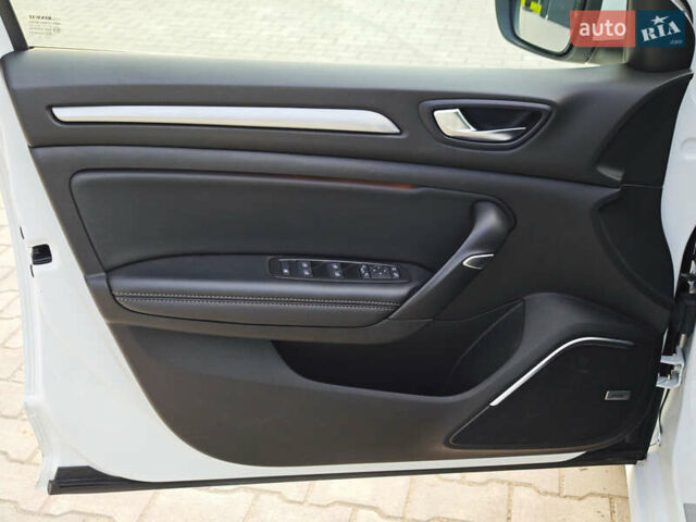 Белый Рено Меган, объемом двигателя 1.5 л и пробегом 114 тыс. км за 18600 $, фото 20 на Automoto.ua