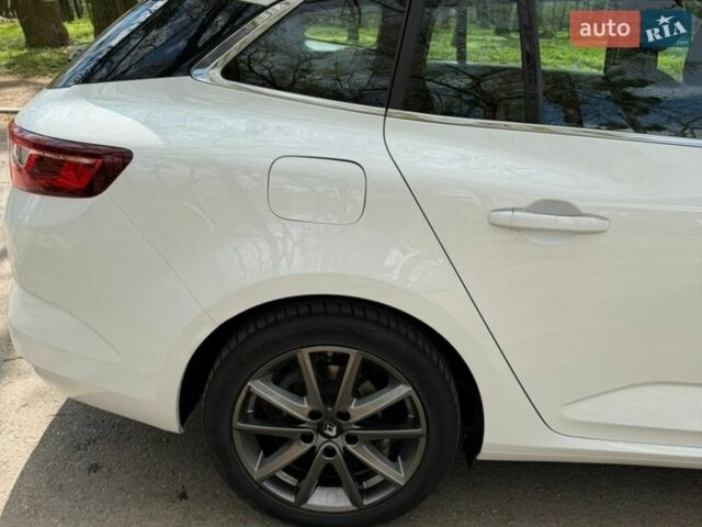 Белый Рено Меган, объемом двигателя 1.46 л и пробегом 190 тыс. км за 13150 $, фото 3 на Automoto.ua