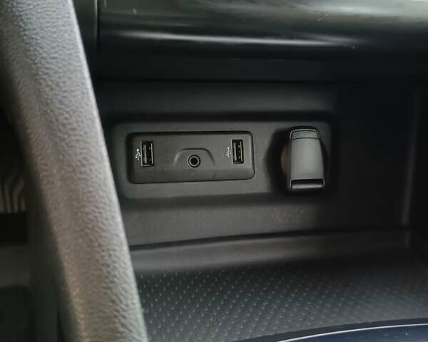 Белый Рено Меган, объемом двигателя 1.5 л и пробегом 222 тыс. км за 12600 $, фото 80 на Automoto.ua