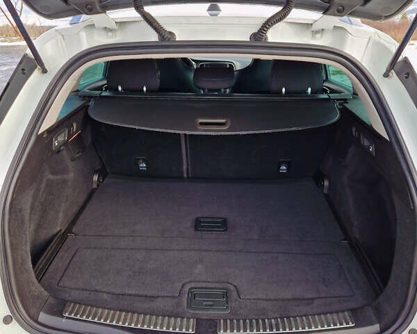 Белый Рено Меган, объемом двигателя 1.33 л и пробегом 150 тыс. км за 13200 $, фото 26 на Automoto.ua