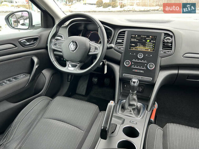 Белый Рено Меган, объемом двигателя 1.5 л и пробегом 174 тыс. км за 12950 $, фото 43 на Automoto.ua