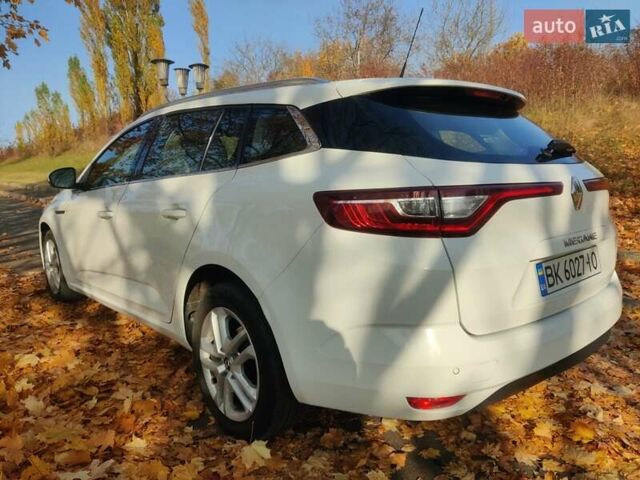 Белый Рено Меган, объемом двигателя 1.46 л и пробегом 241 тыс. км за 11900 $, фото 5 на Automoto.ua