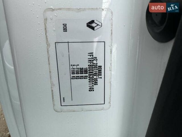 Білий Рено Меган, об'ємом двигуна 1.46 л та пробігом 183 тис. км за 13950 $, фото 38 на Automoto.ua