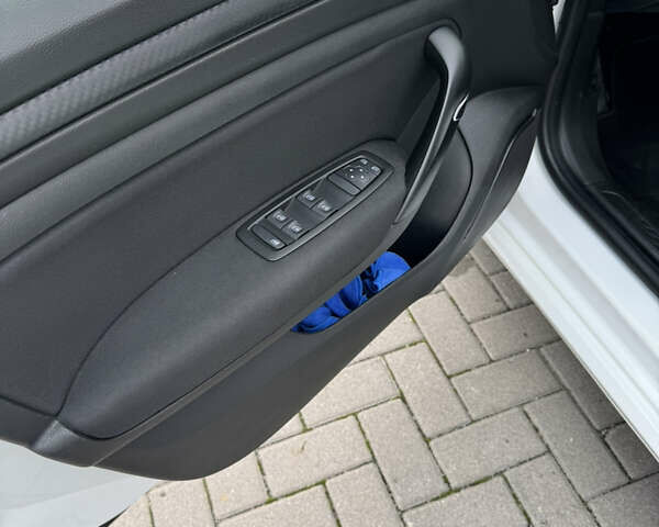 Білий Рено Меган, об'ємом двигуна 1.5 л та пробігом 115 тис. км за 16500 $, фото 4 на Automoto.ua