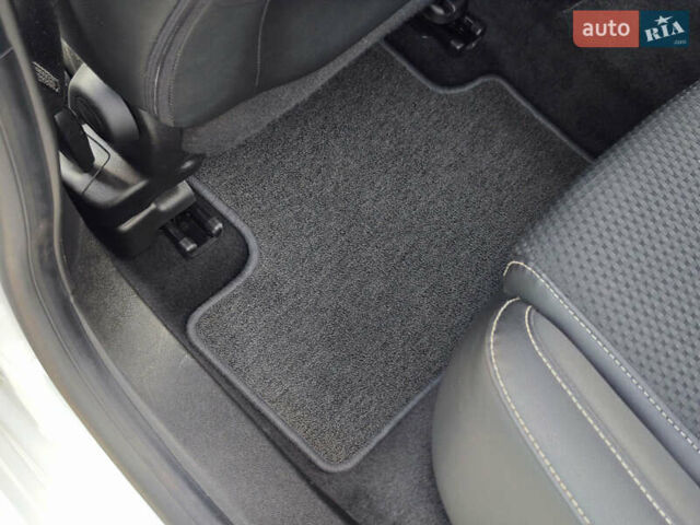 Белый Рено Меган, объемом двигателя 1.5 л и пробегом 114 тыс. км за 18600 $, фото 38 на Automoto.ua